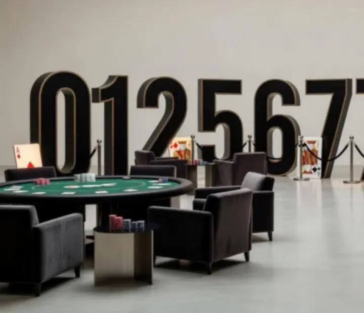 Magazynowa kompozycja zdjęć z eventów: team building, Casino Night, Poker Event i wieczory tematyczne w nowoczesnych przestrzeniach.
